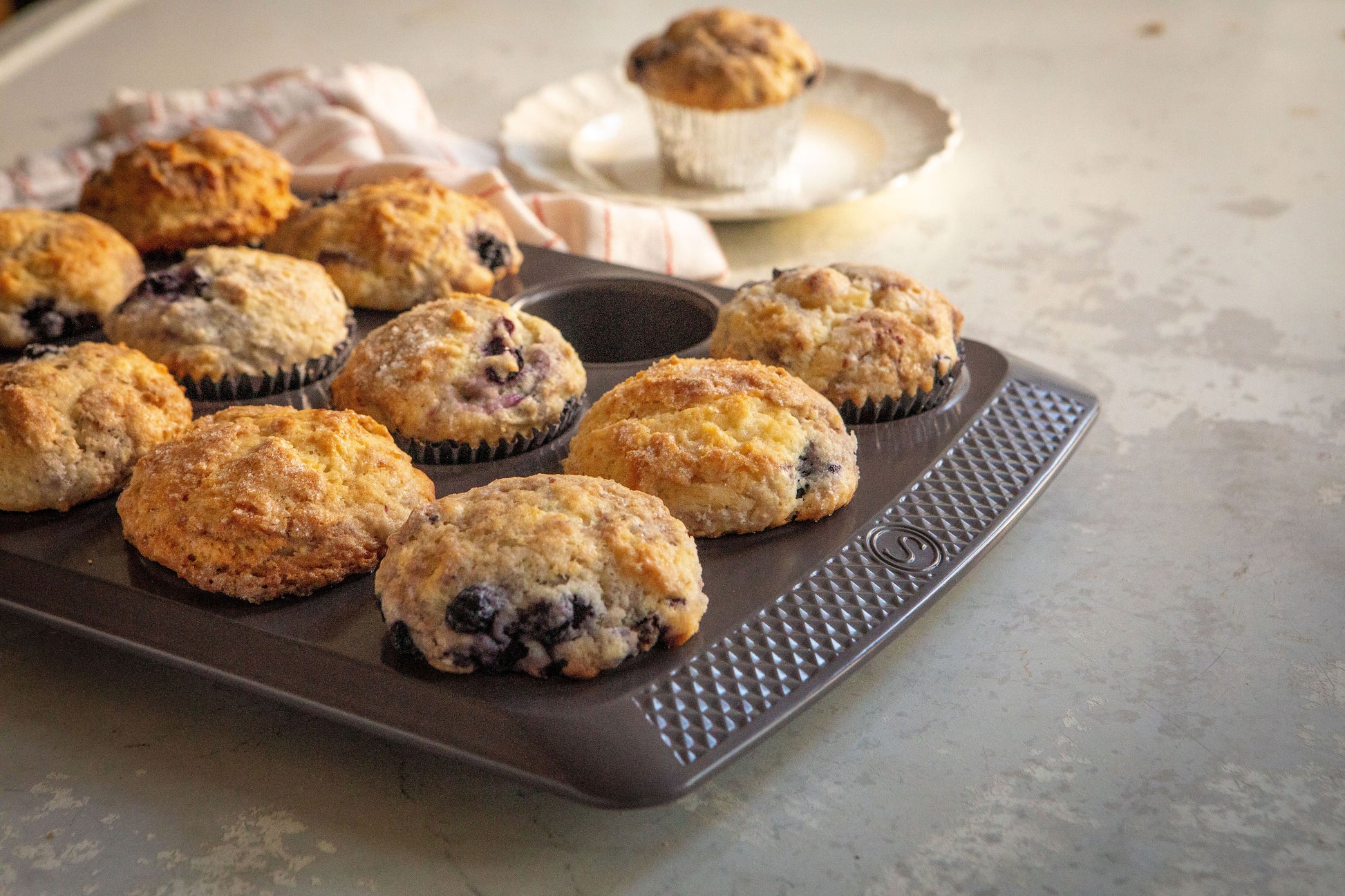Cookie Sheets, Cake Pans, Muffin Pans, and Tins Shop